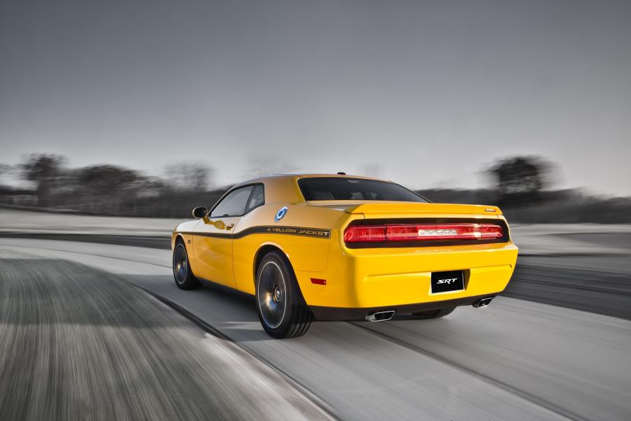  Dodge Challenger SRT8 392 Yellow Jacket 2012 года  (фото 6 из 11)